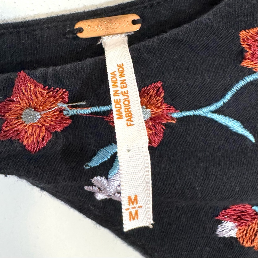 SOLDFree People Floral Embroidered Black Bubble Hem Lita Blouse Open Neck Medium - Picture 9 of 13